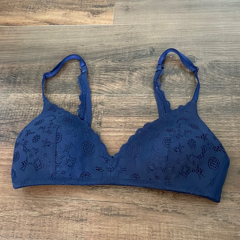 Aerie navy floral lace convertible bra 32B